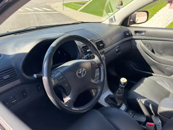 Toyota Avensis SW 2.0 D-4D Exclusive 6