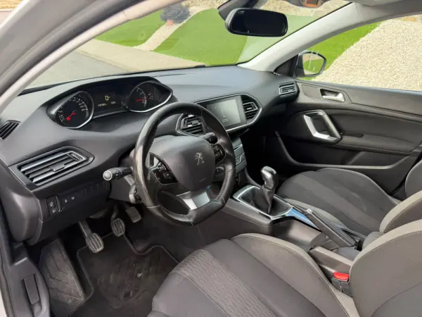 Peugeot 308 1.2 PureTech Style 2