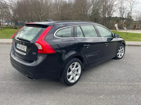 Volvo V60 9