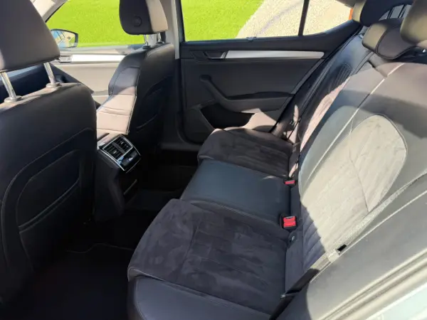 Skoda Superb 2.0 TDI Active 17