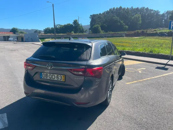 Toyota Avensis 9