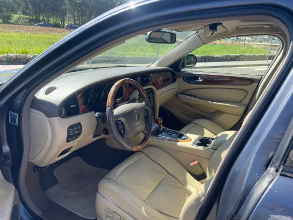 Jaguar XJ XJ6 2.7 D V6 Executive 4