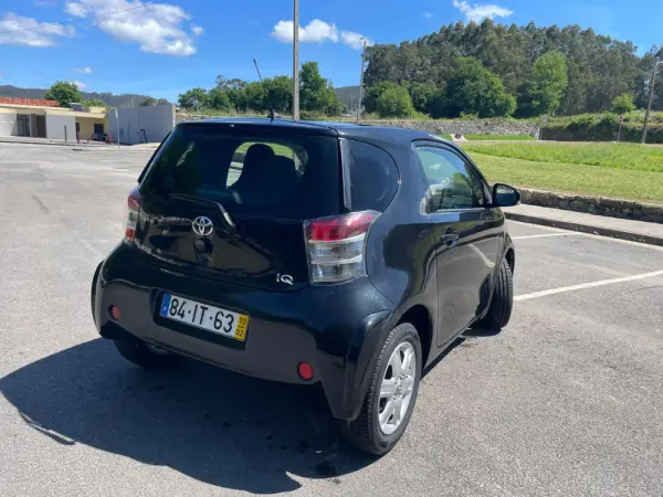 Toyota iQ 8