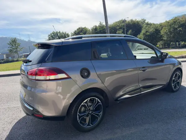 Renault Clio 24