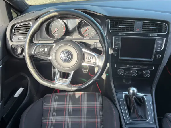 Volkswagen Golf GTI (BlueMotion ) 4