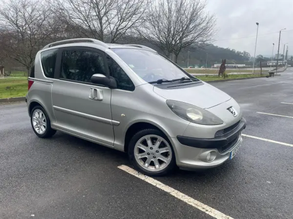 Peugeot 1007 4