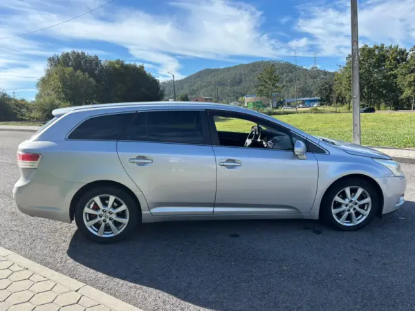 Toyota Avensis SD 2.0 D-4D 12