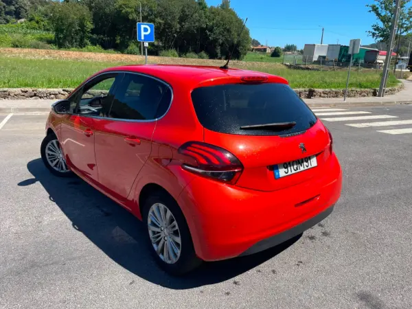 Peugeot 208 9
