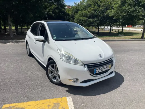 Peugeot 208 5