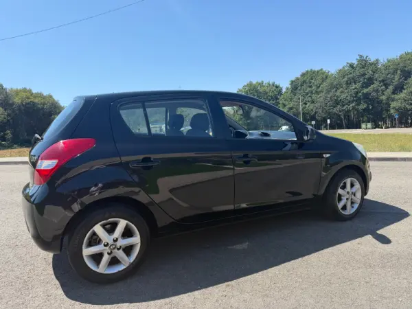 Hyundai i20 10