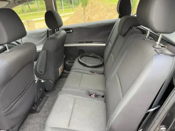 Toyota Corolla Verso 12