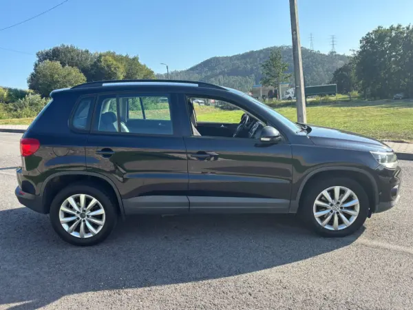 Volkswagen Tiguan 9