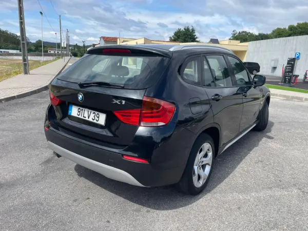 BMW X1 18 d sDrive 11