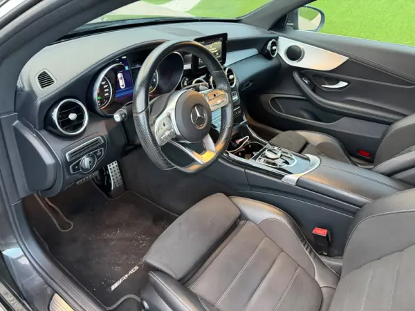 Mercedes-Benz C 300 Outro 11