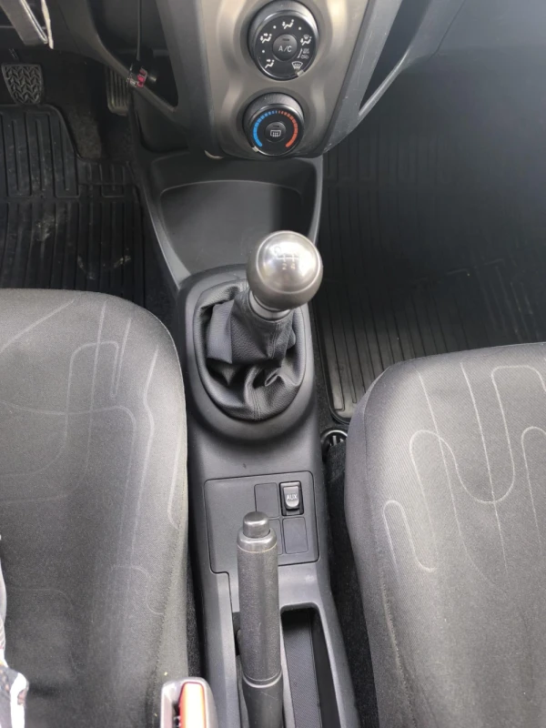 Toyota Yaris 8