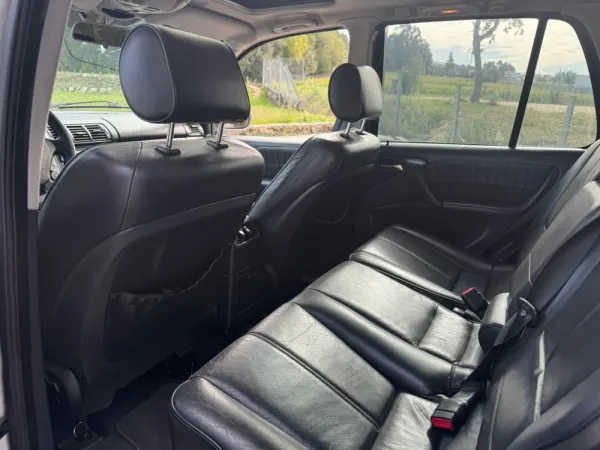 Mercedes-Benz ML 270 12