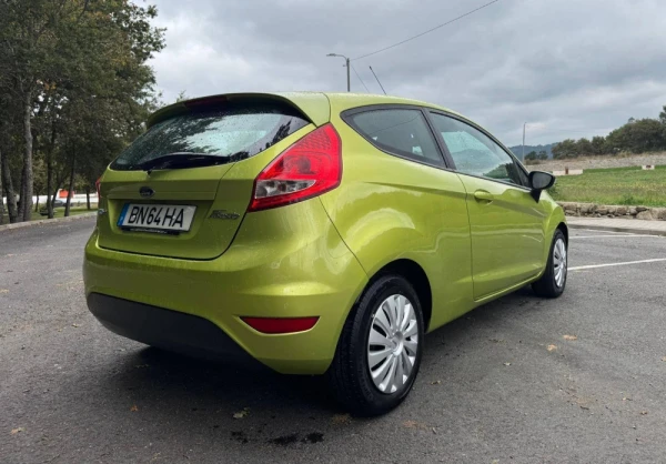 Ford Fiesta 12