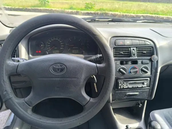 Toyota Avensis 4