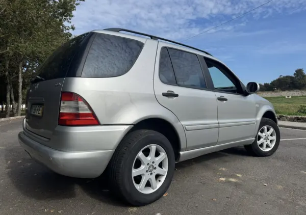 Mercedes-Benz ML 270 3