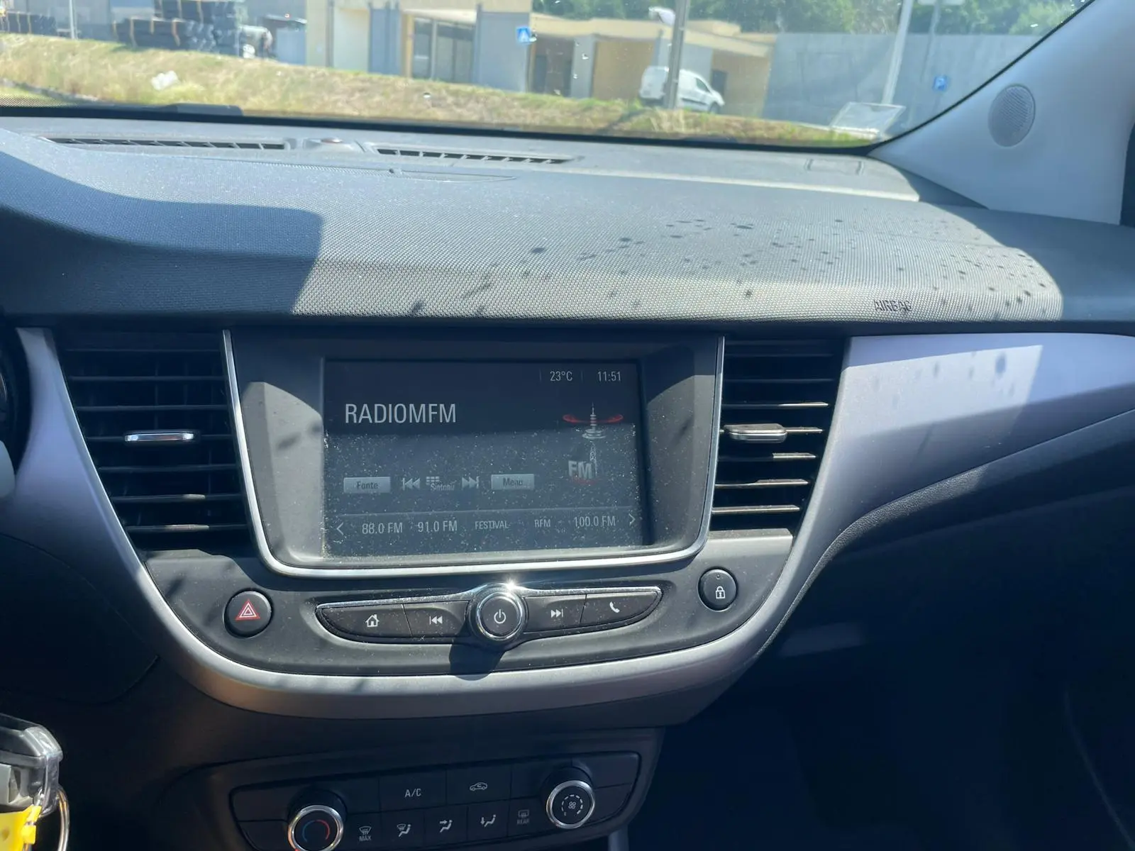 Opel Crossland X 12