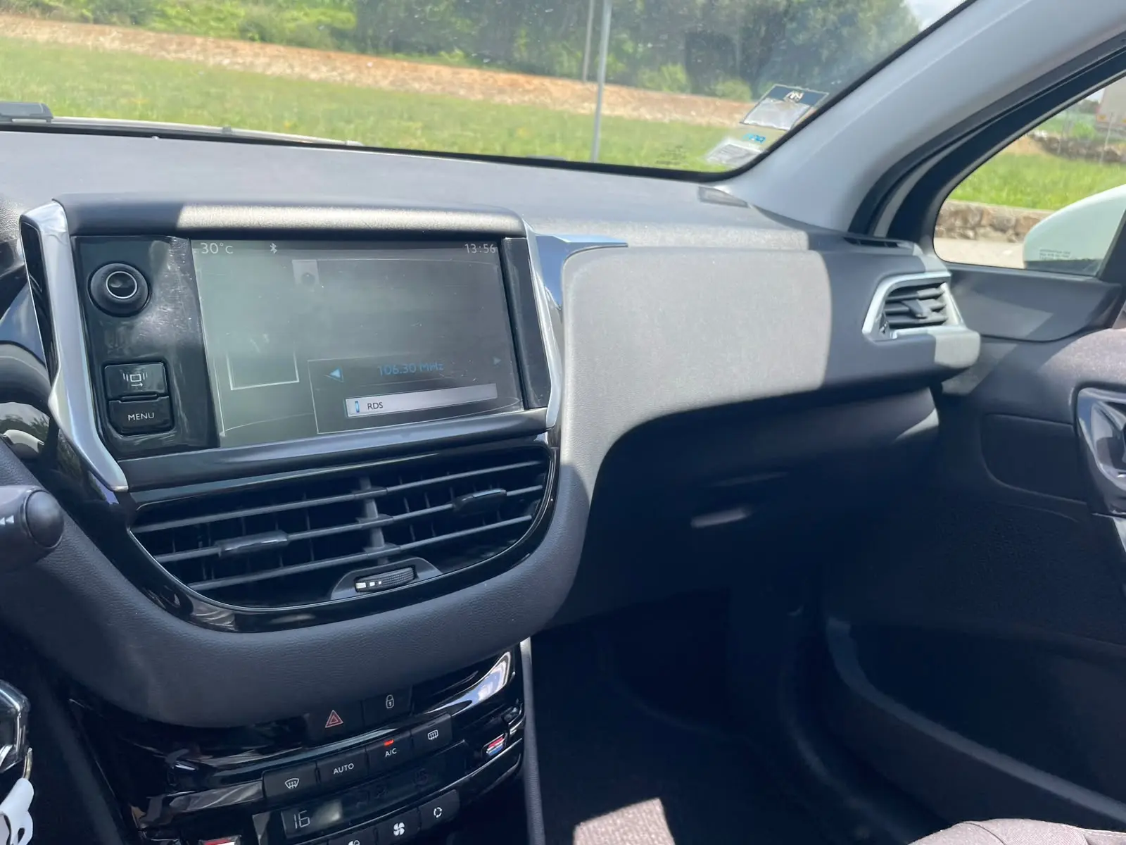 Peugeot 208 16