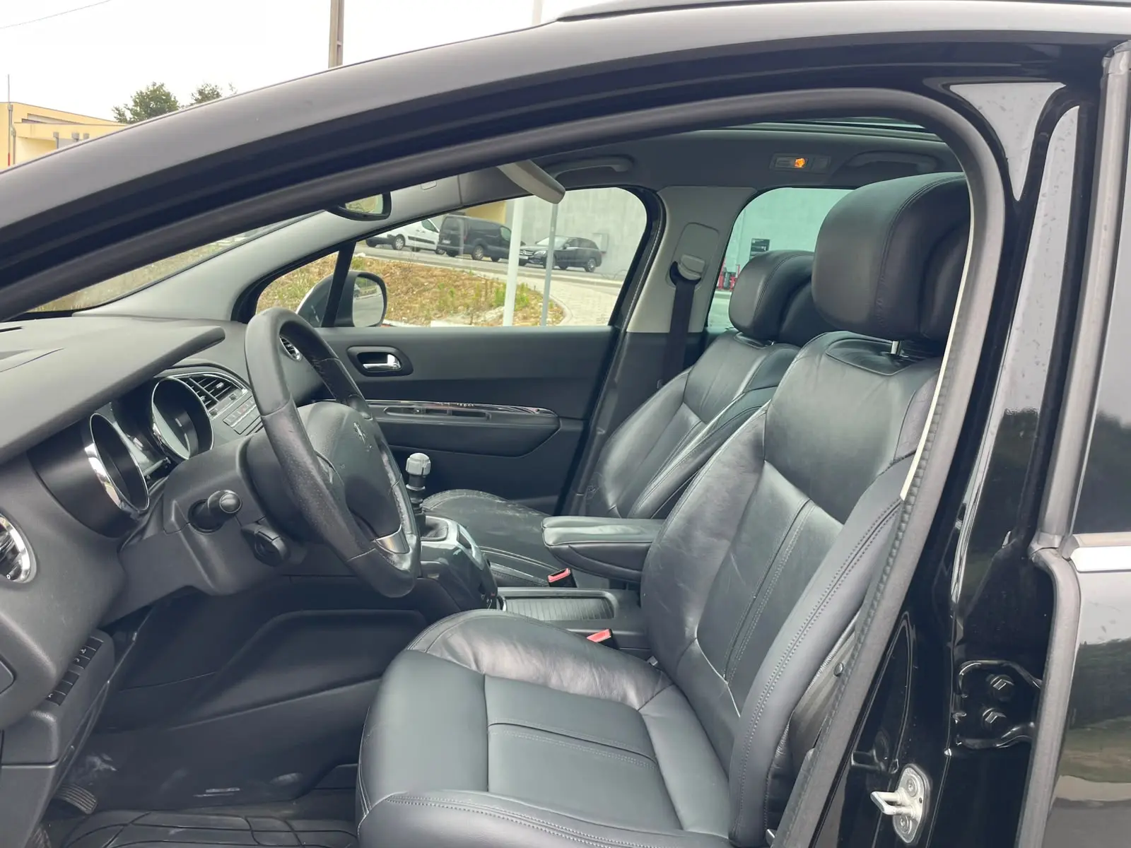 Peugeot 5008 10