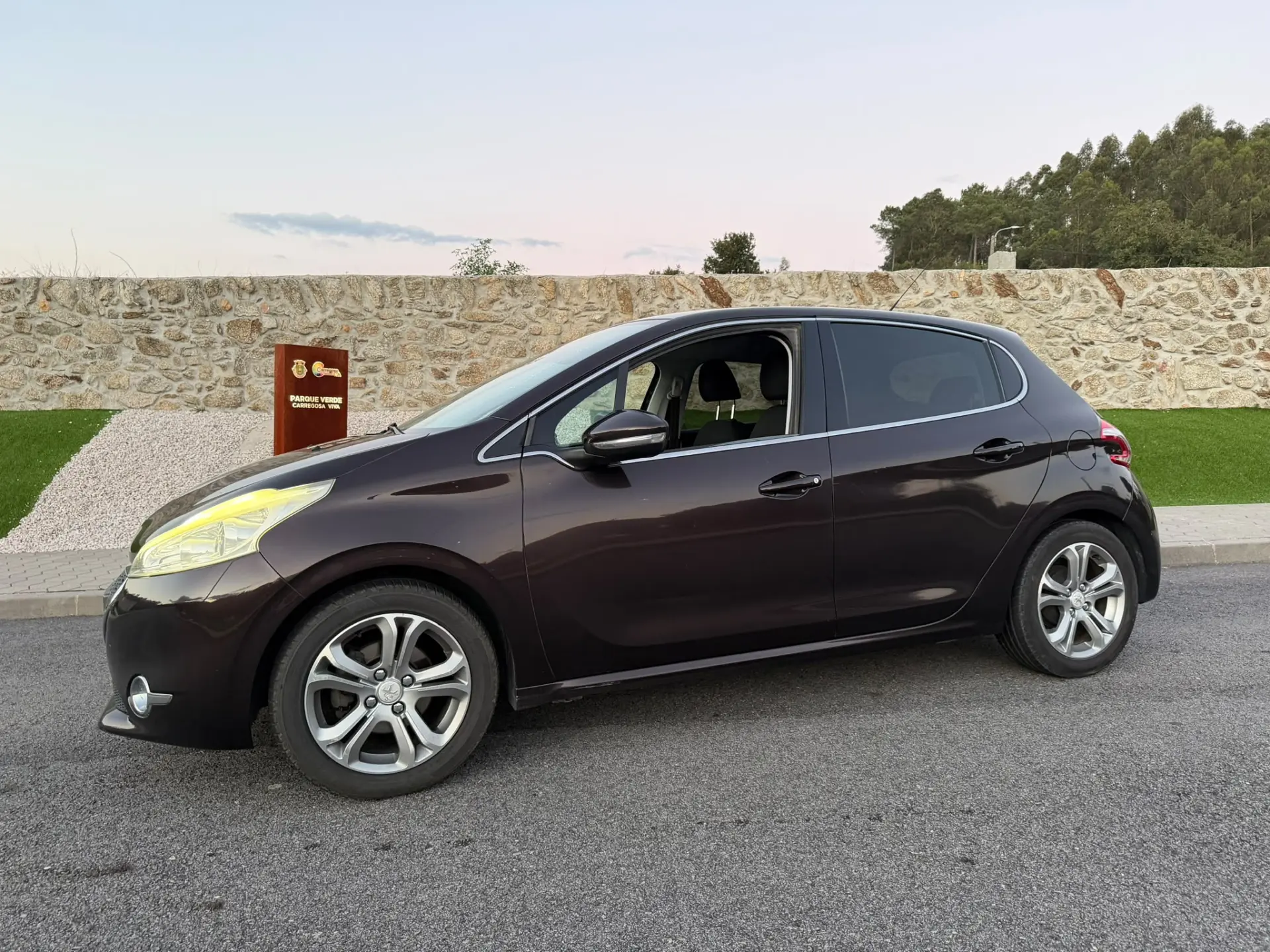 Peugeot 208 13