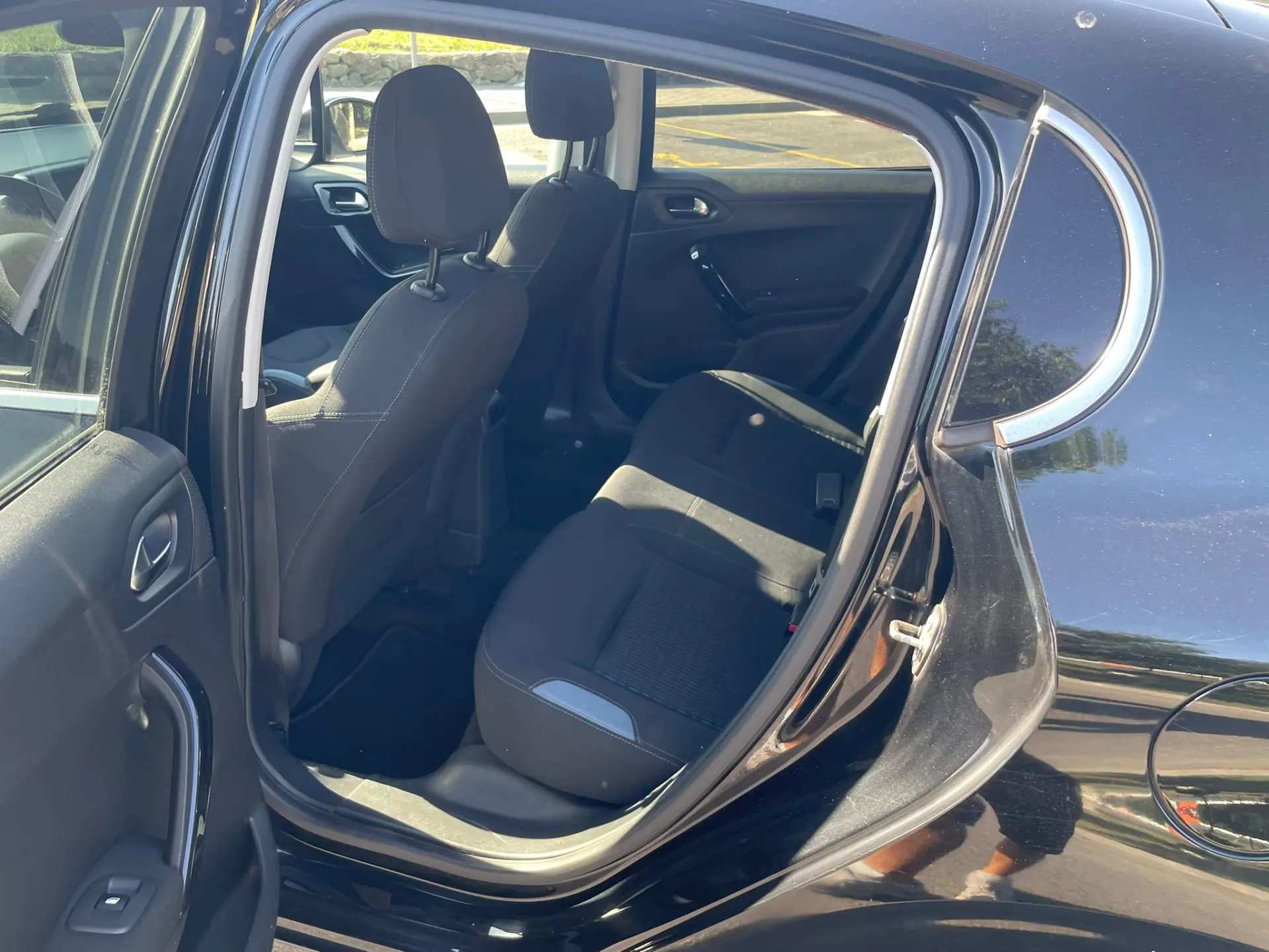 Peugeot 208 6