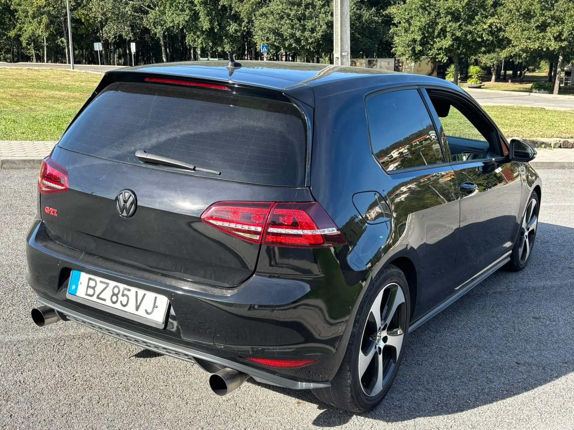 Volkswagen Golf GTI (BlueMotion ) 13