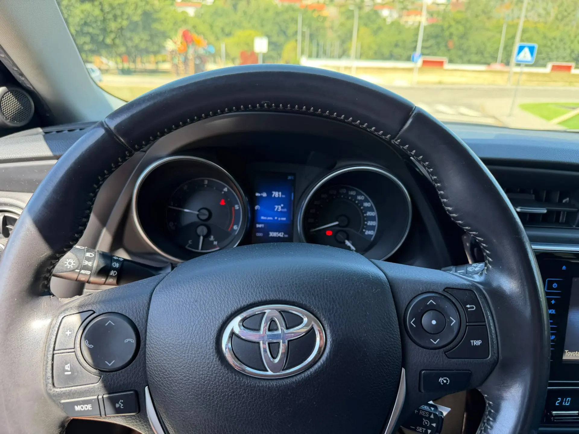 Toyota Auris 15