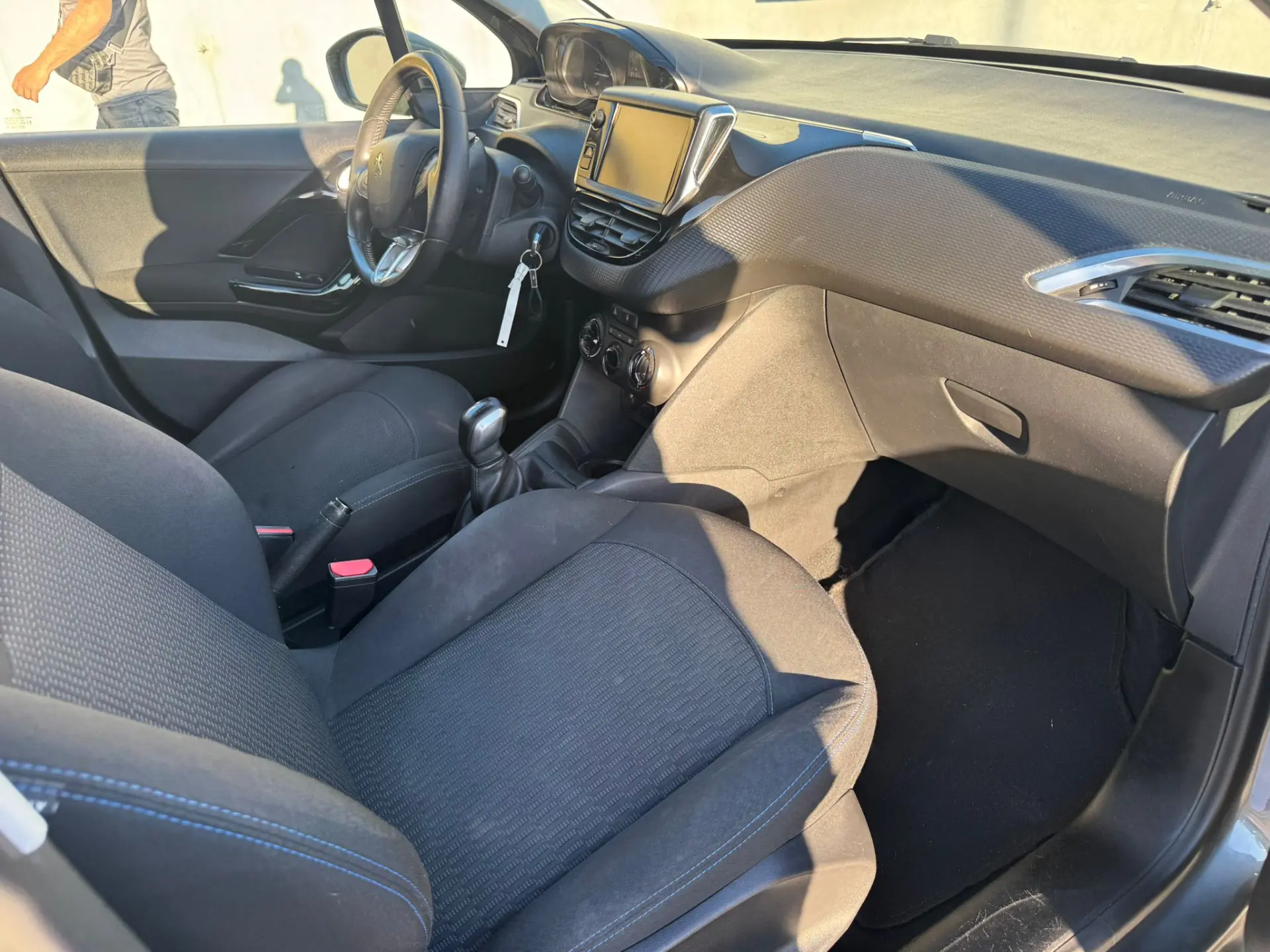 Peugeot 208 14