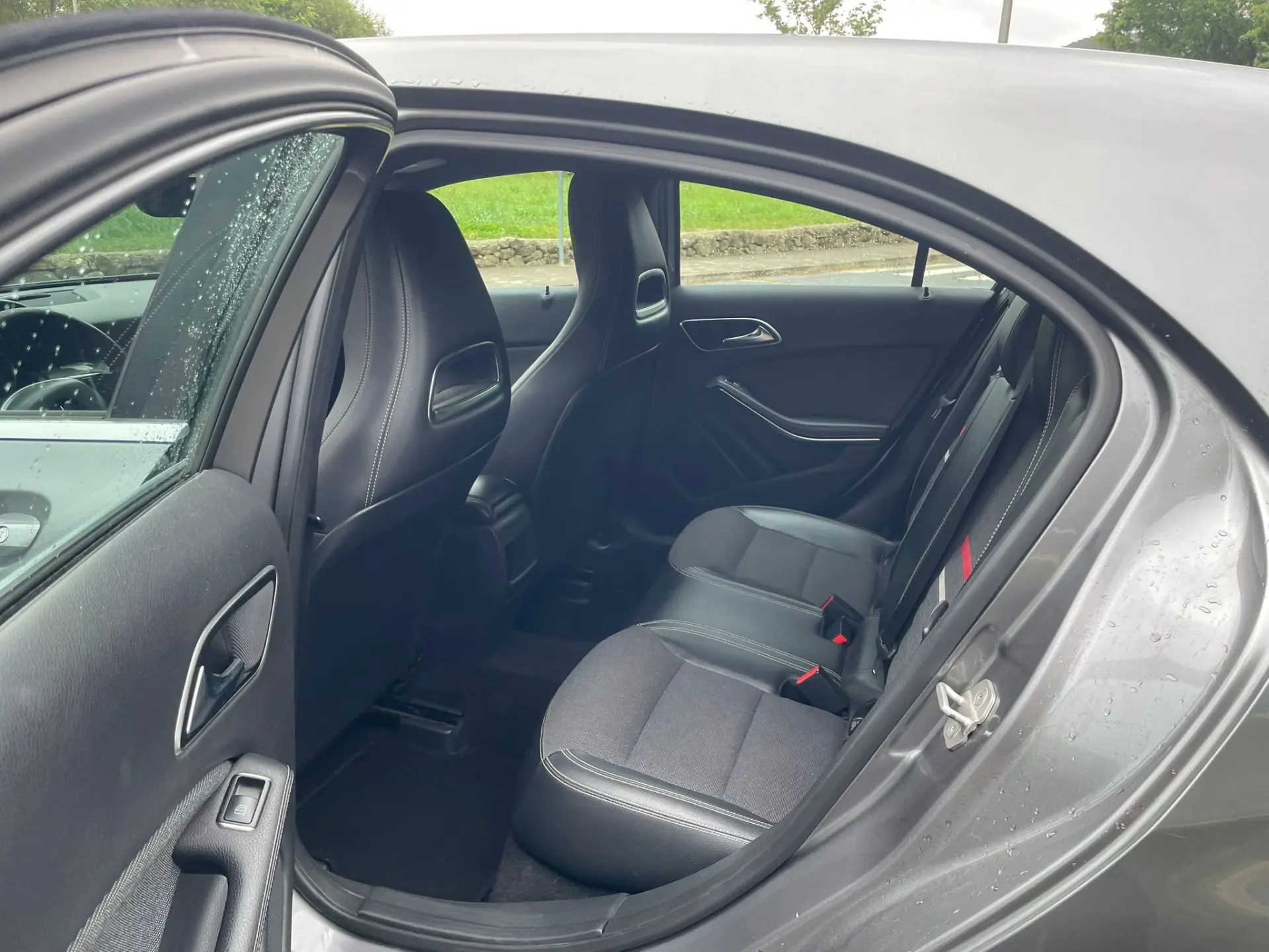 Mercedes-Benz A 180 d Urban 9