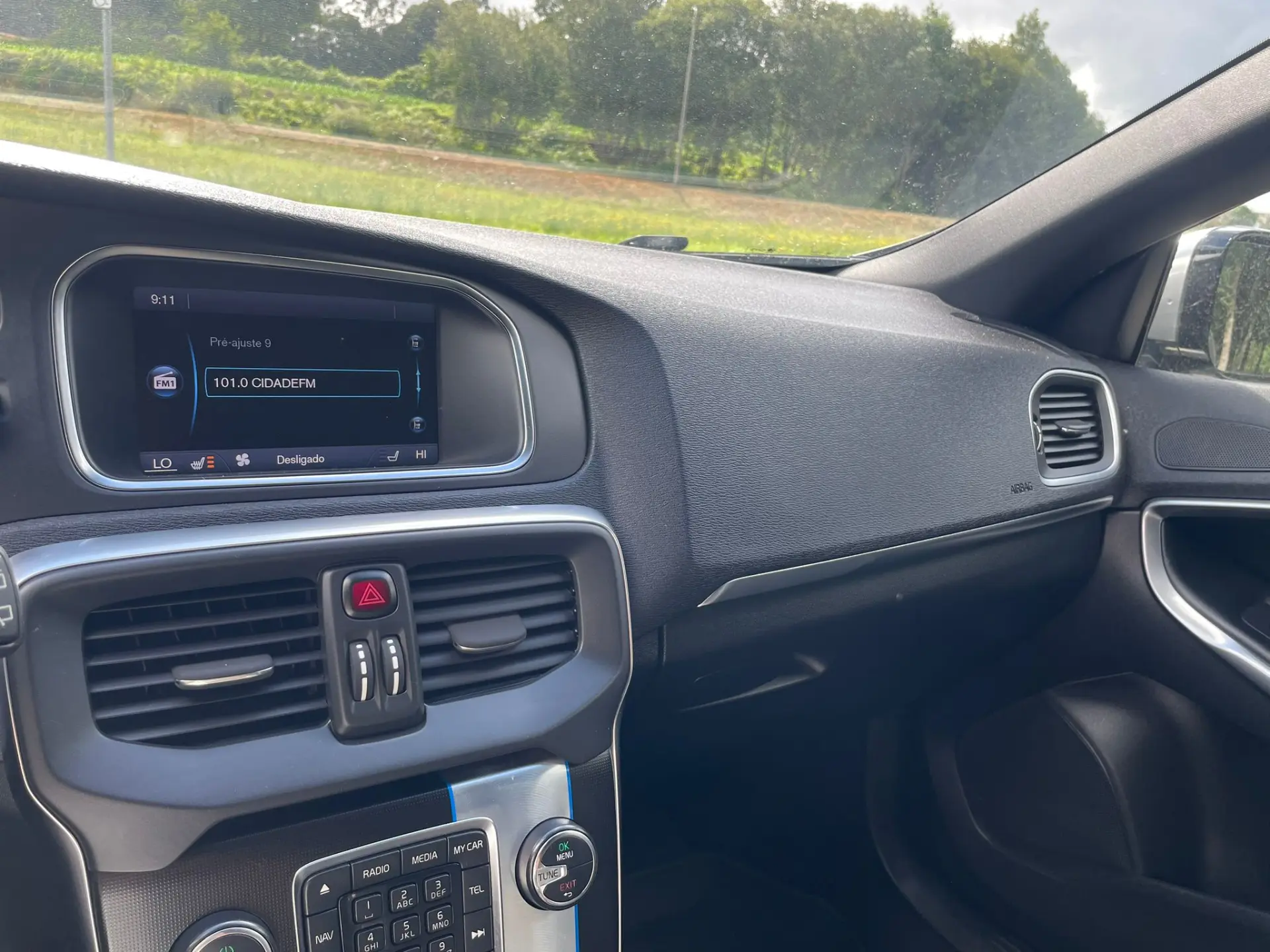 Volvo V40 1.6 D2 R-Design 6