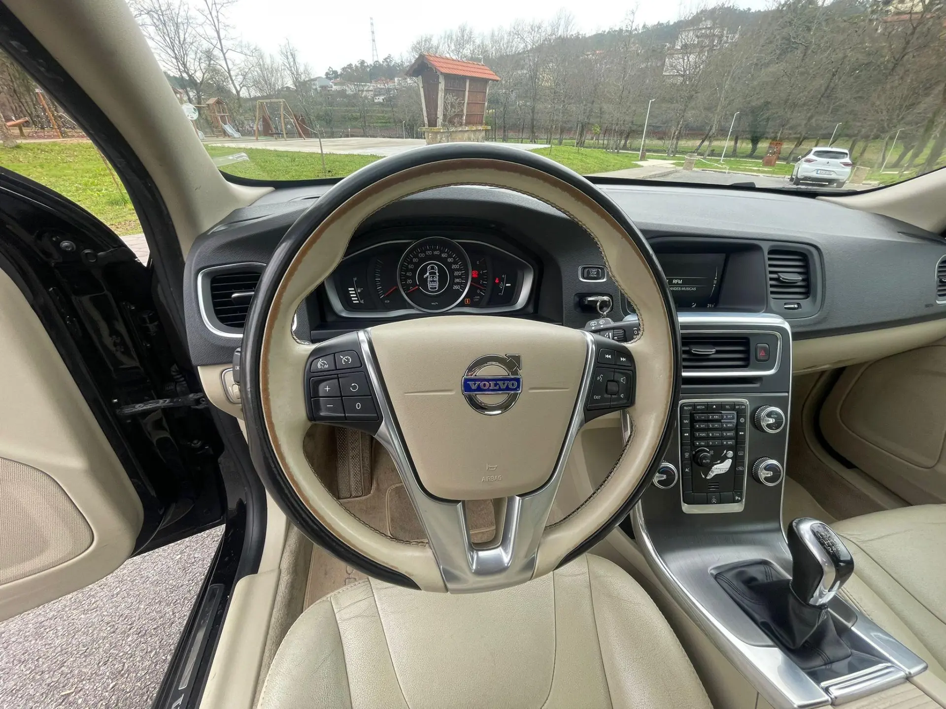 Volvo V60 2