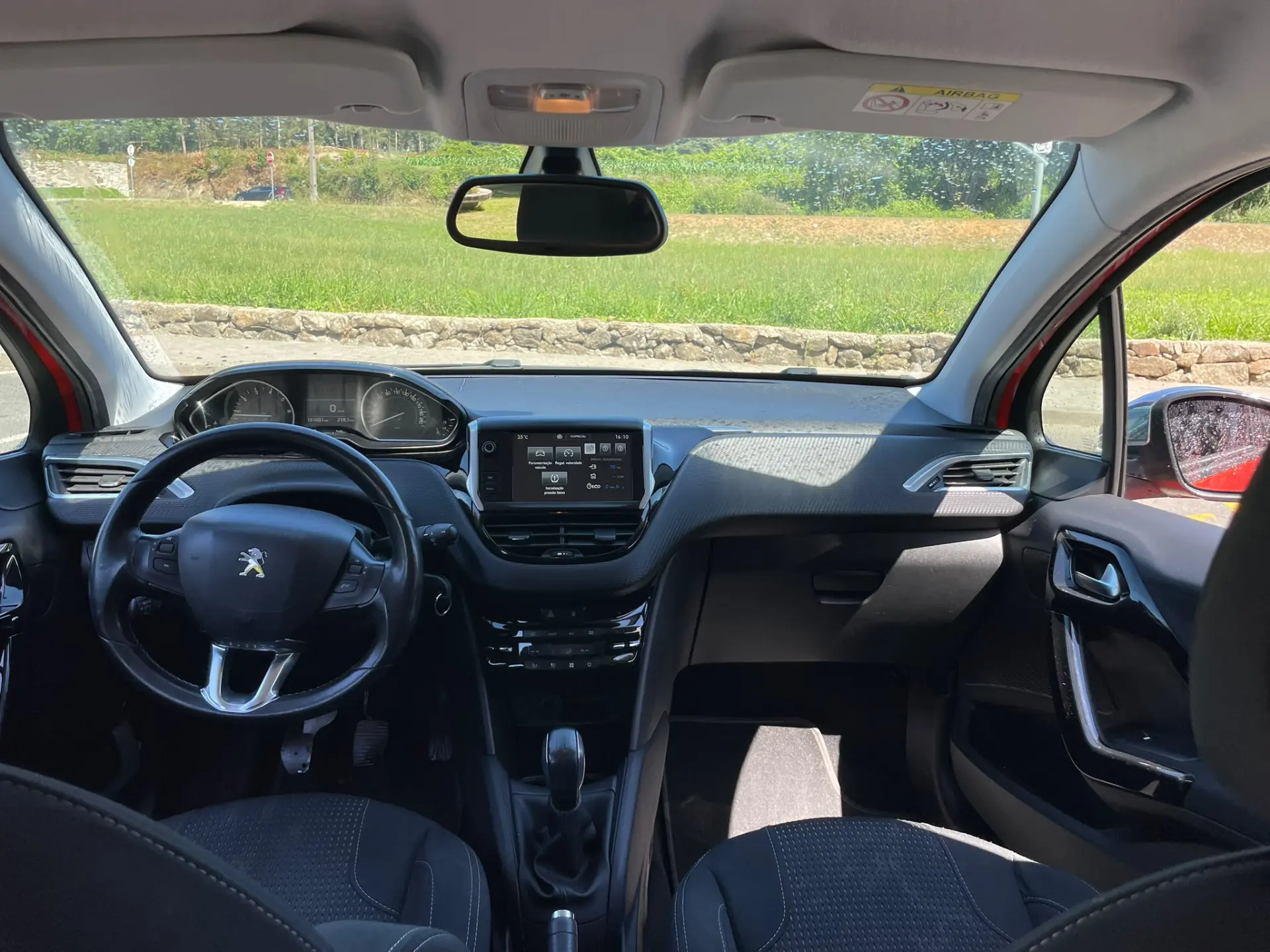 Peugeot 208 19