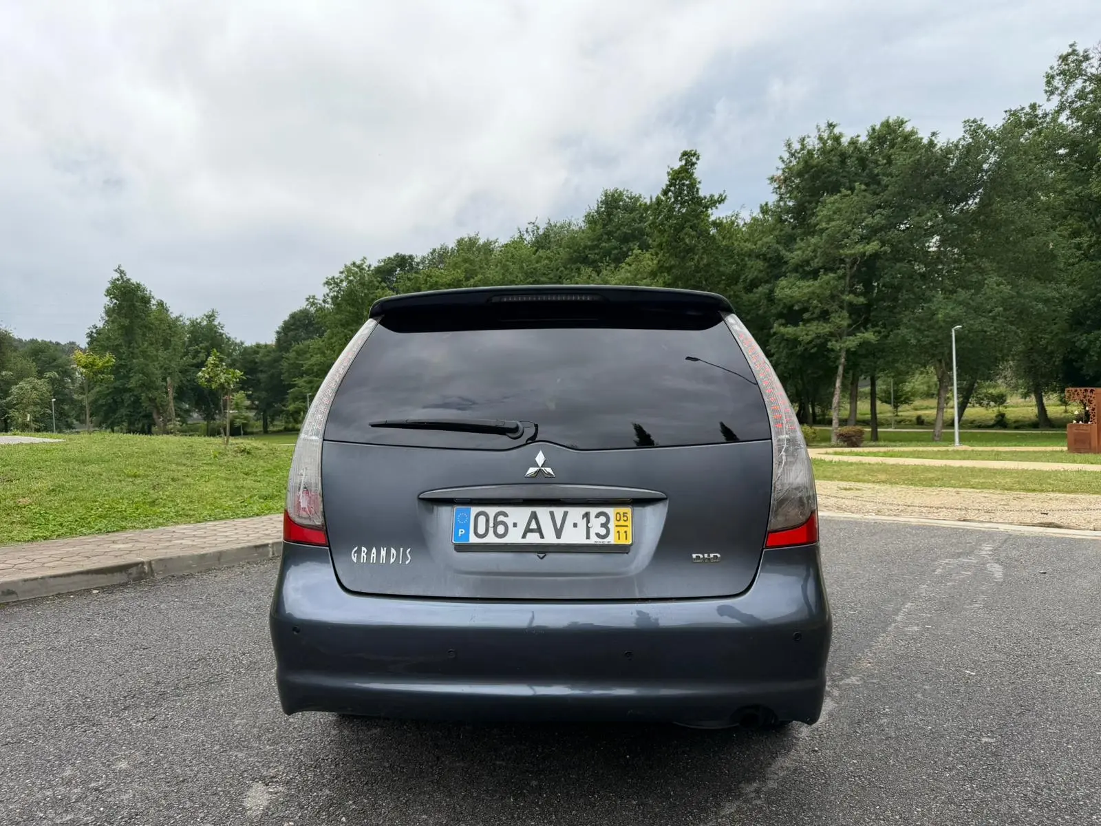 Mitsubishi Grandis 11