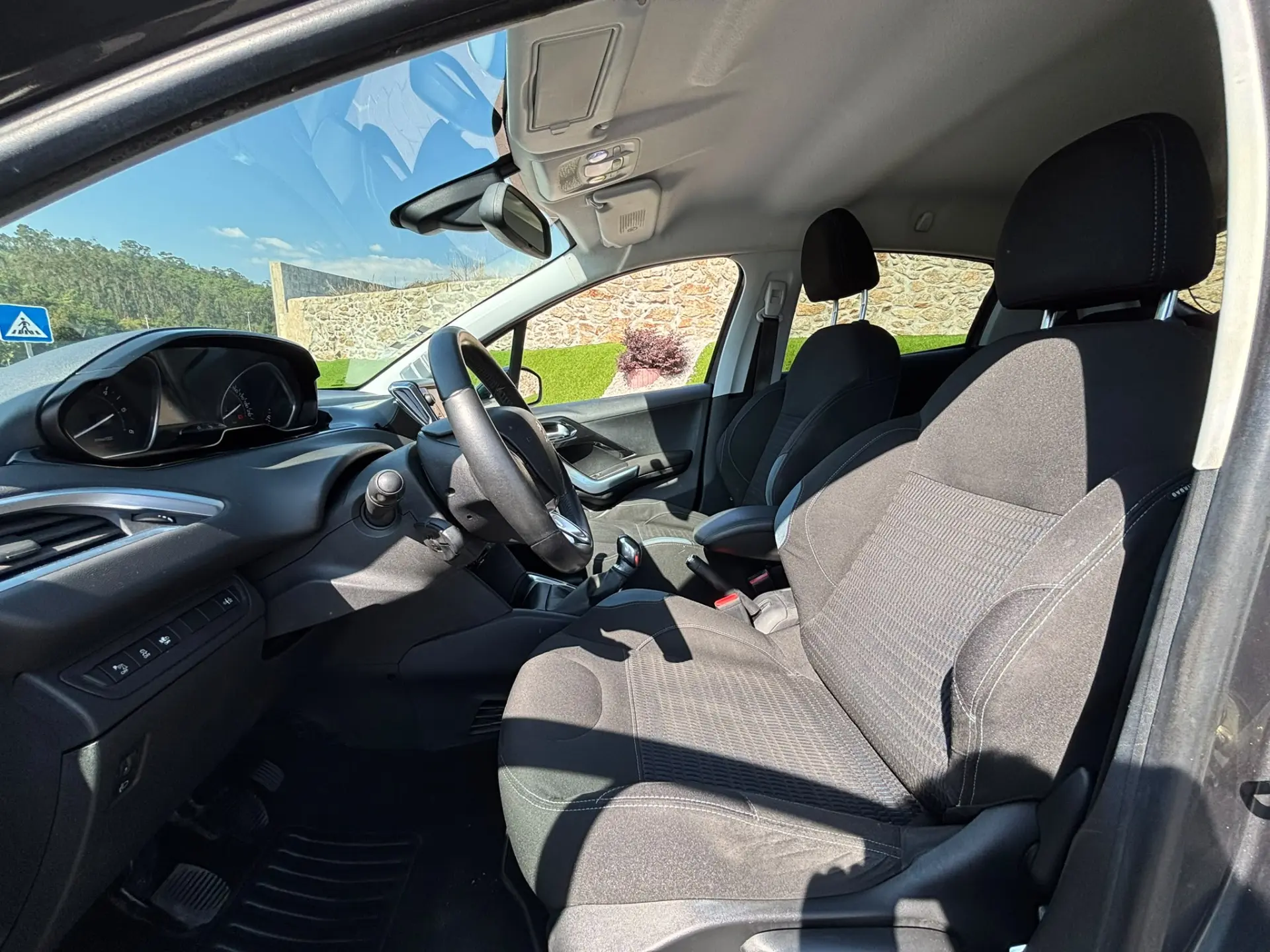 Peugeot 208 1.6 e-HDi Active 95g 6