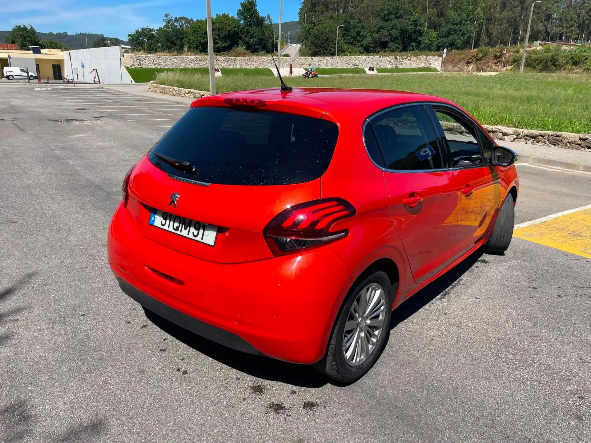 Peugeot 208 7