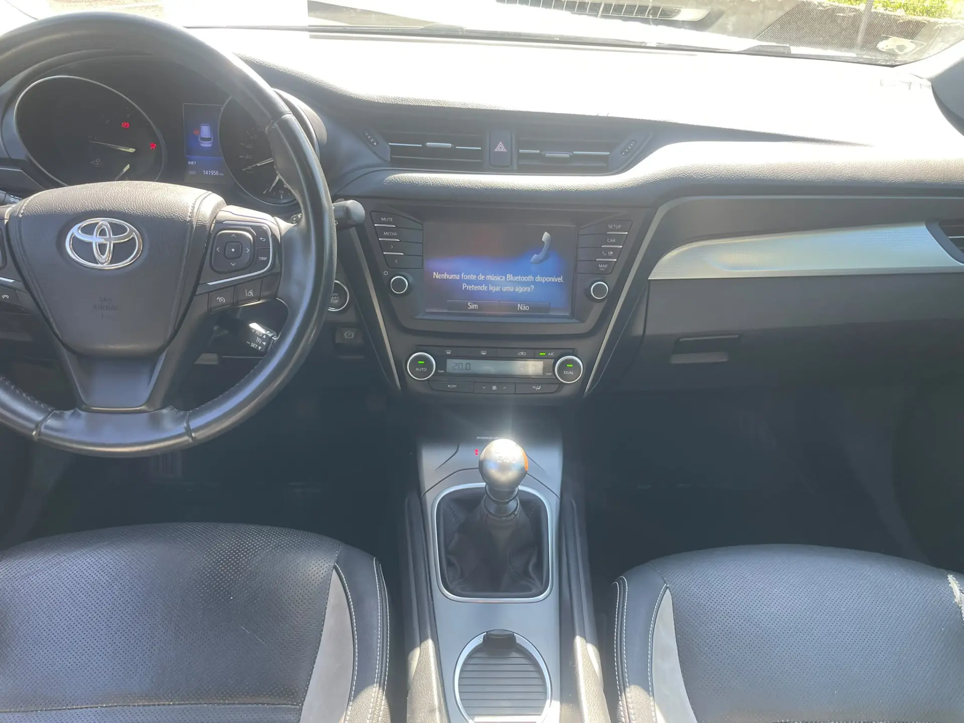 Toyota Avensis 2