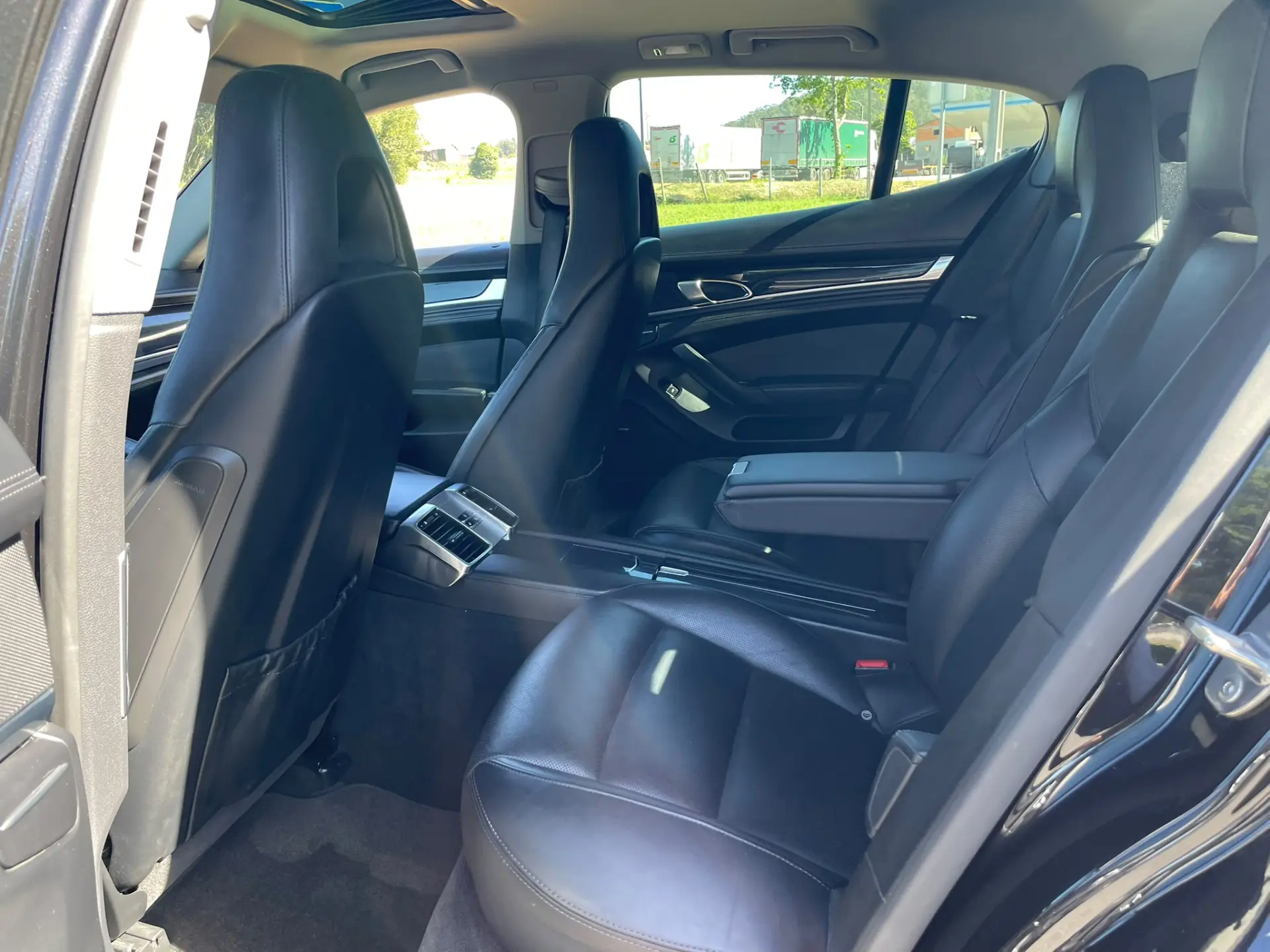 Porsche Panamera 10