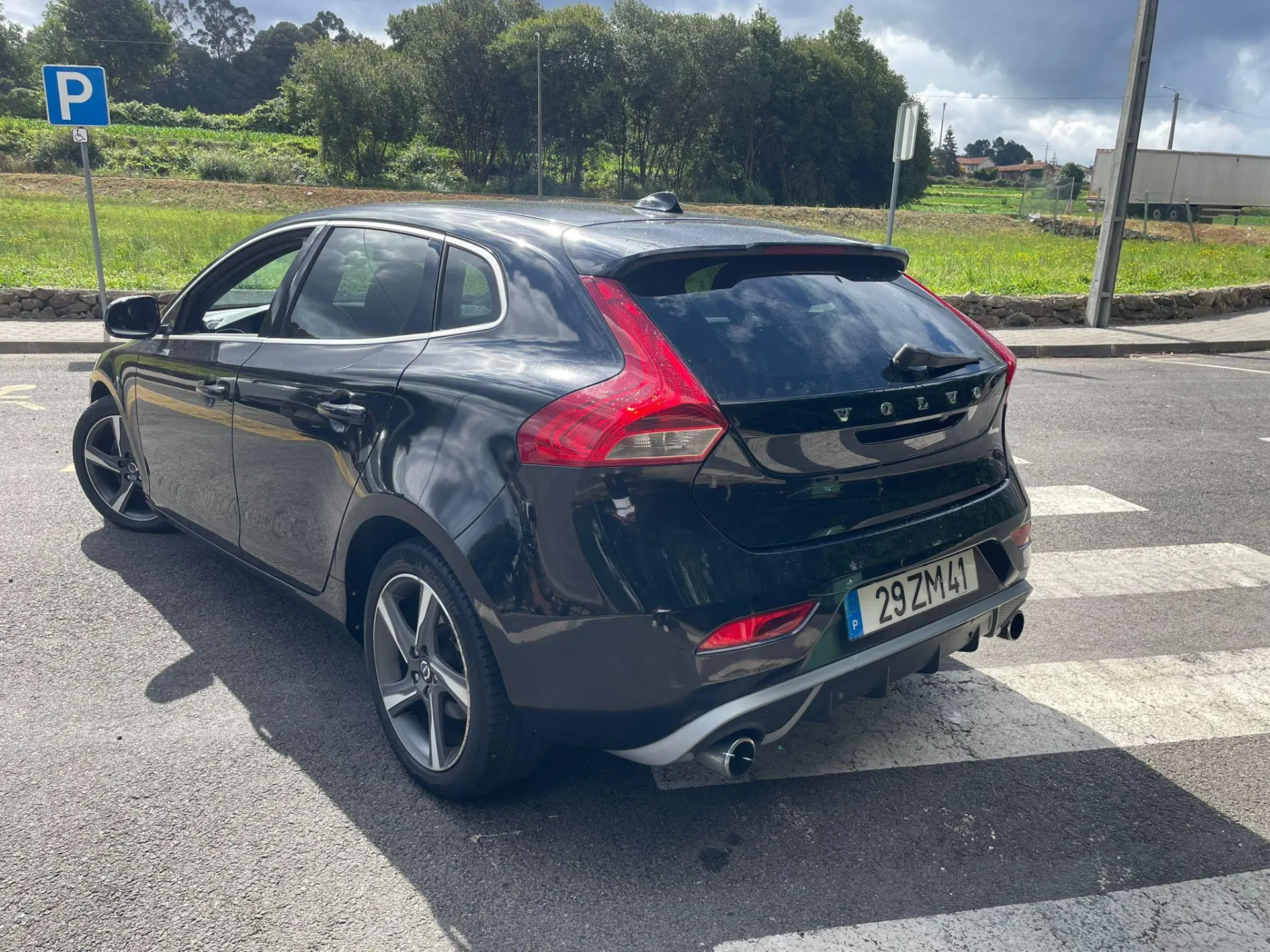 Volvo V40 1.6 D2 R-Design 3