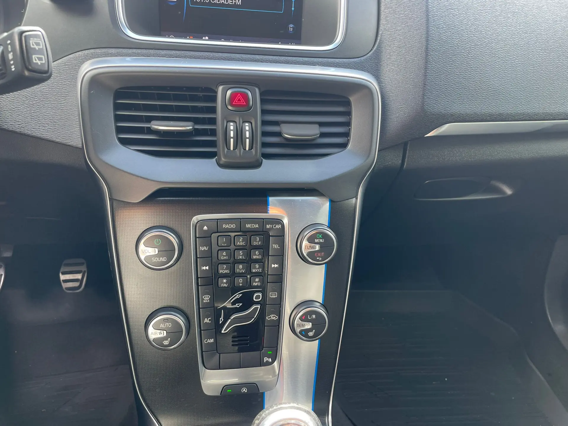 Volvo V40 1.6 D2 R-Design 12