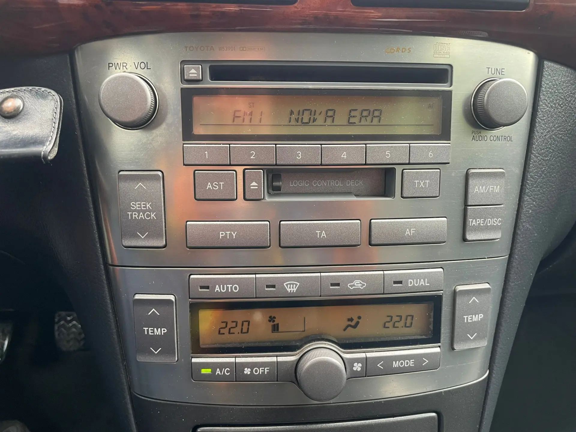 Toyota Avensis 19
