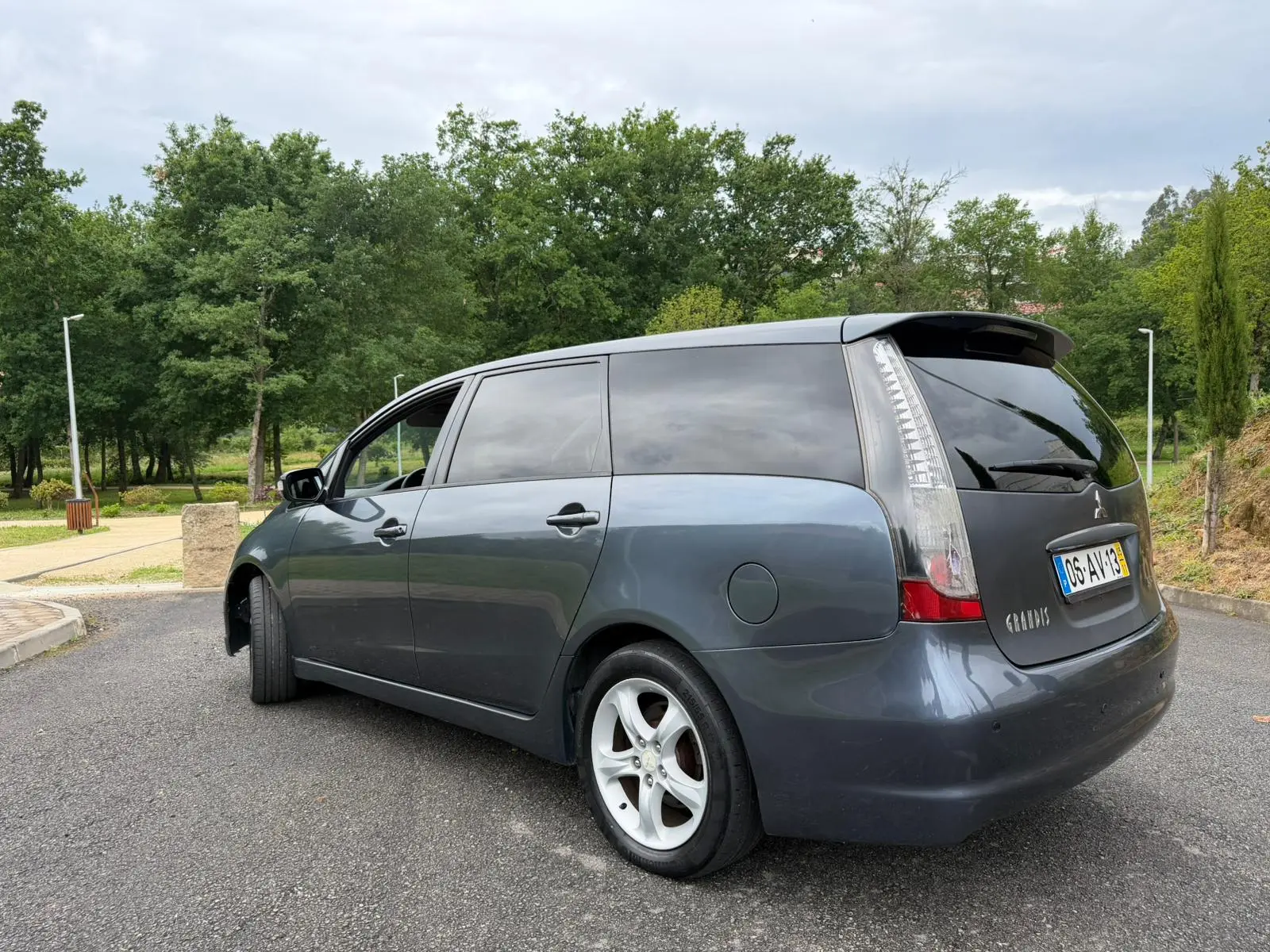Mitsubishi Grandis 21