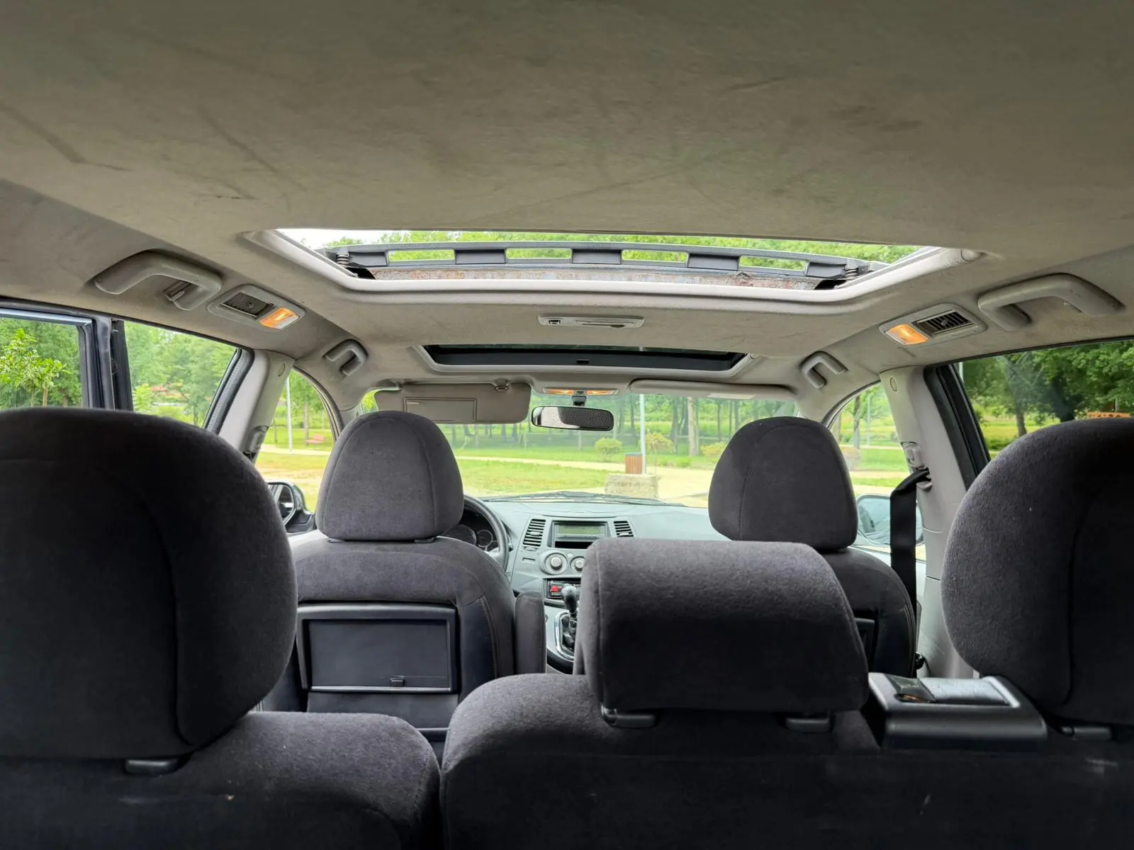 Mitsubishi Grandis 10