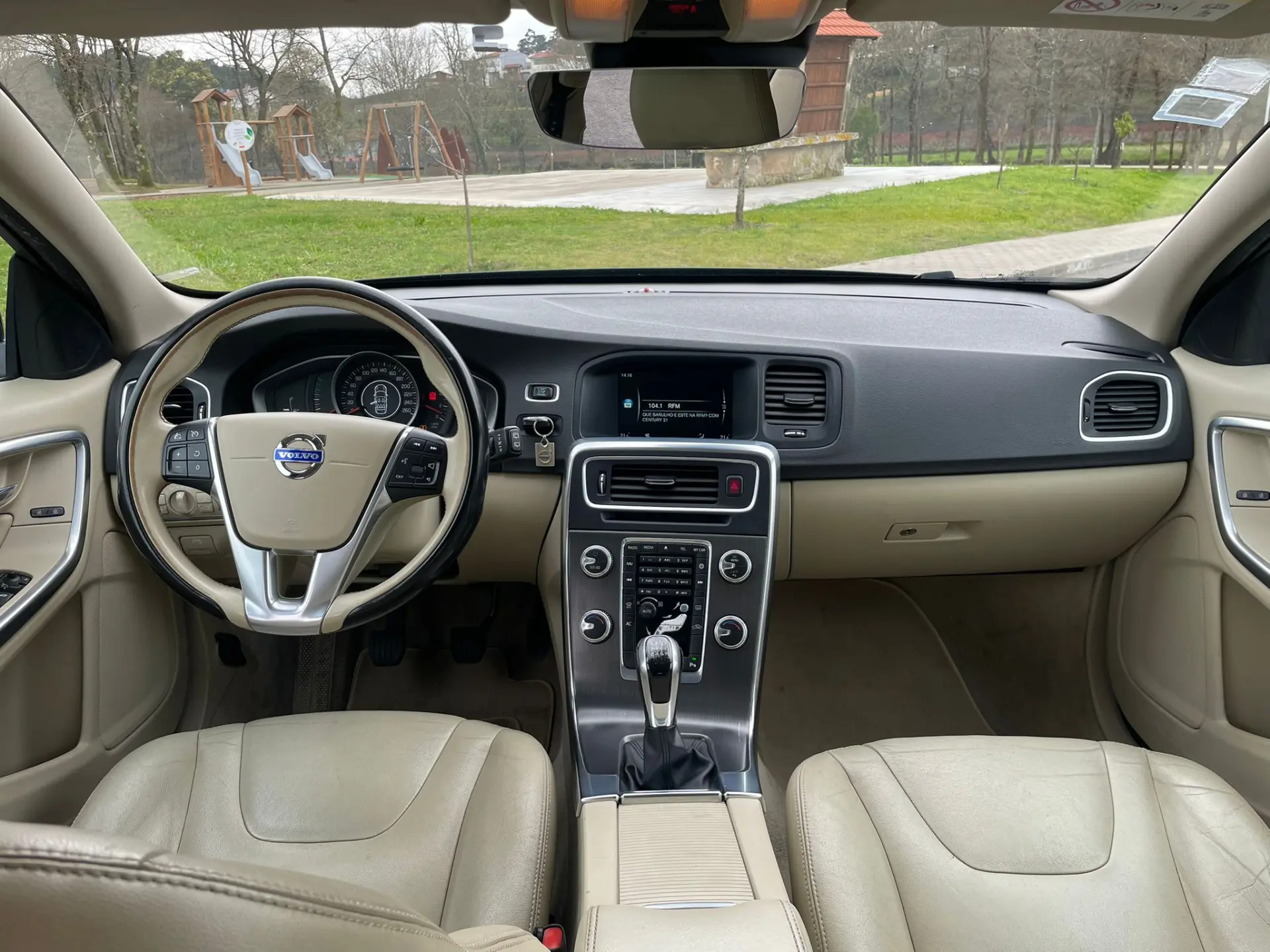 Volvo V60 14