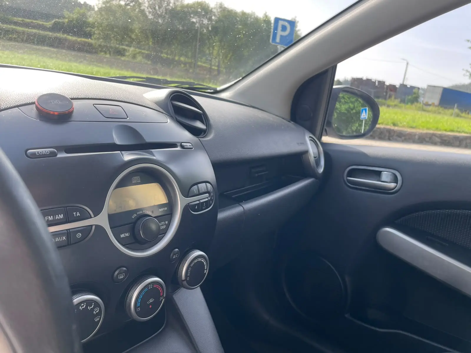 Mazda 2 10