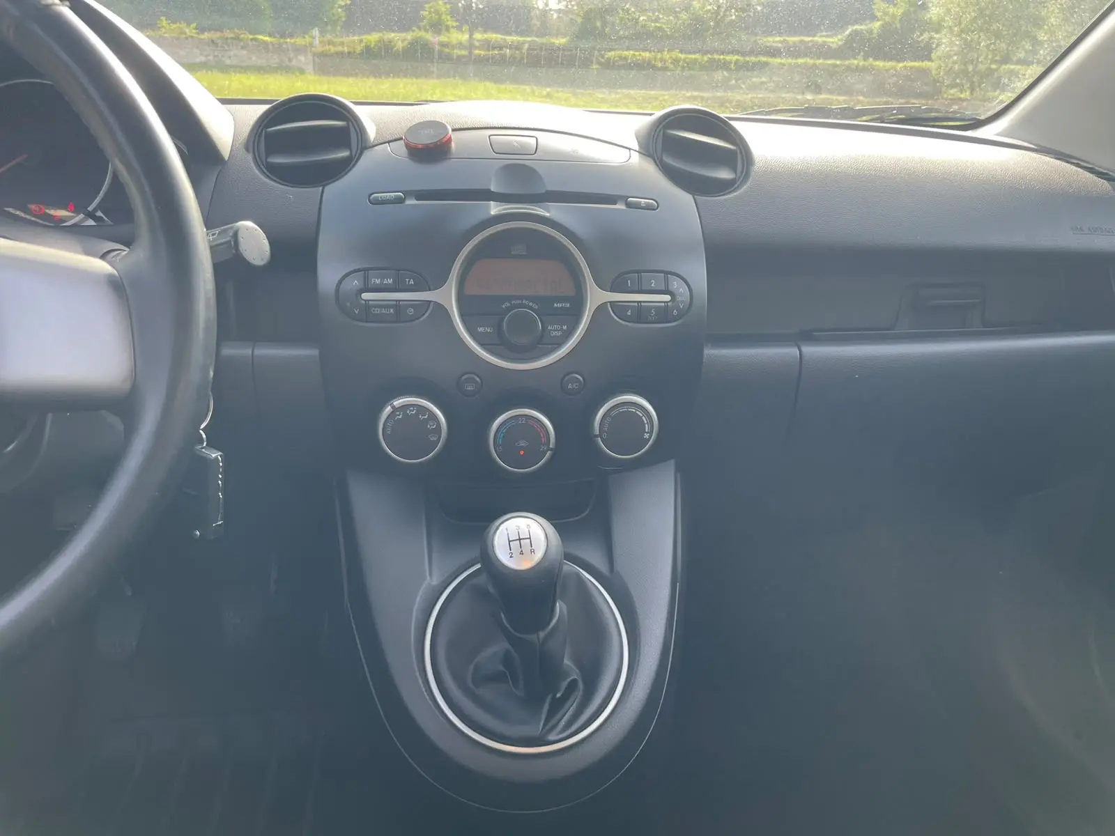 Mazda 2 12