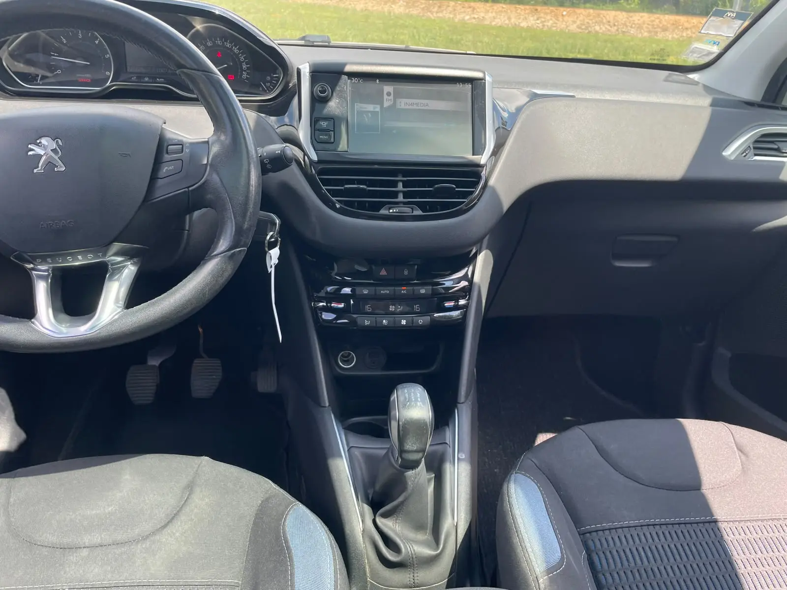 Peugeot 208 12