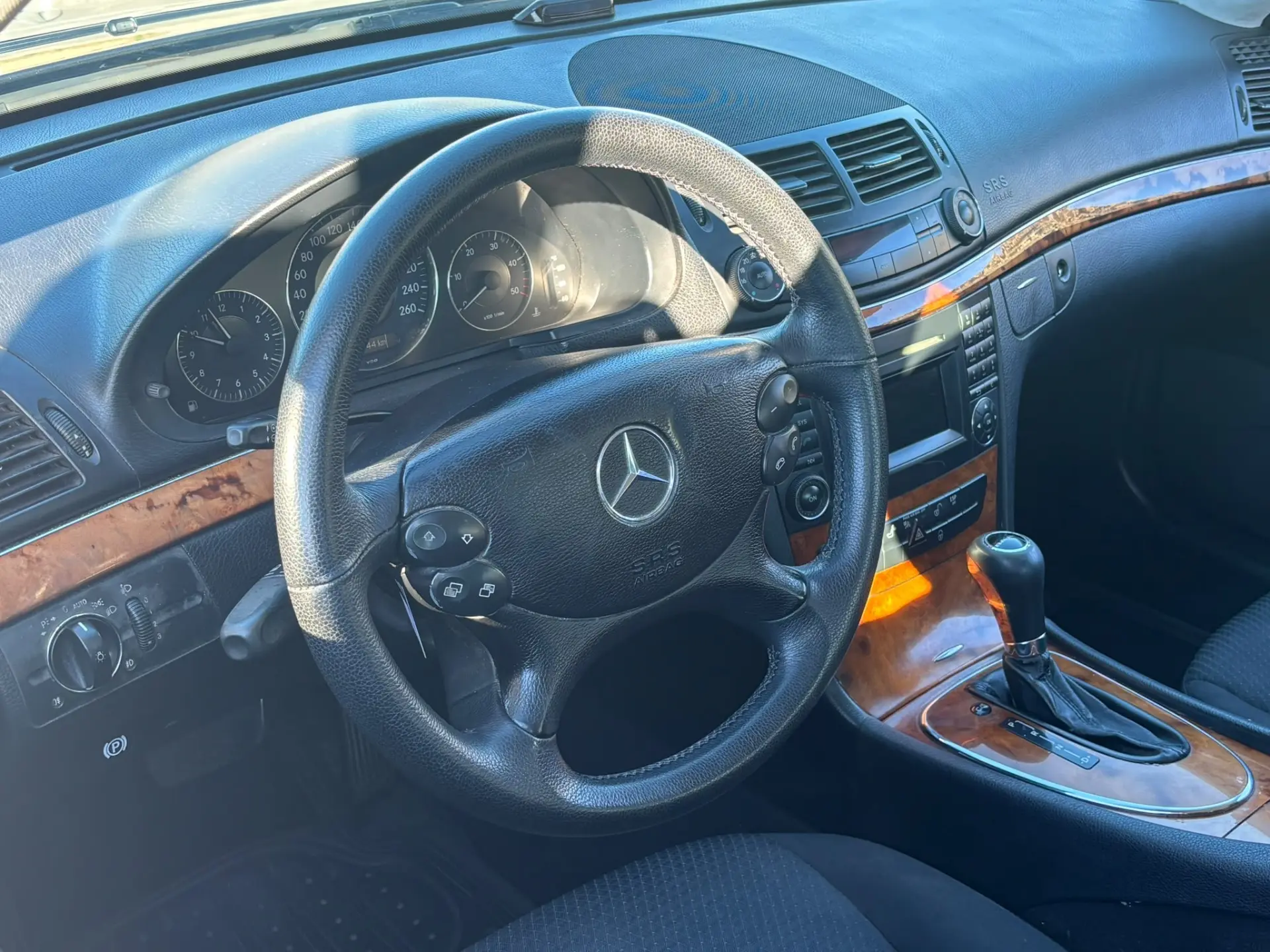 Mercedes-Benz E 220 CDi Classic BE Auto. 2